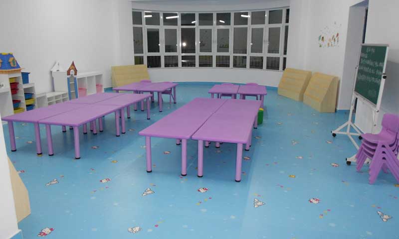 幼儿园塑胶麻豆传煤一区免费入站口与瓷质地砖的优劣